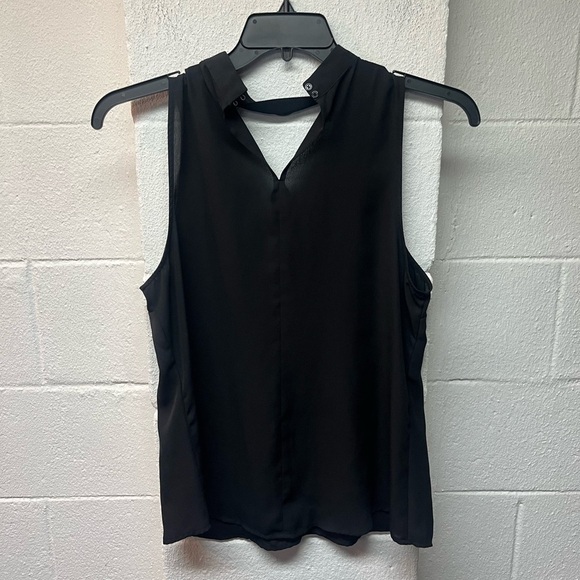 Candie's Sleek Black Top. Large - Picture 3 of 6